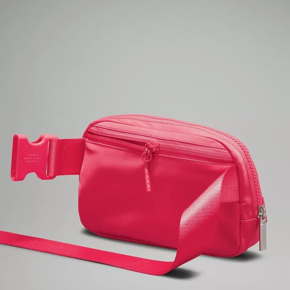 NWOT Lululemon Everywhere Belt Bag Hot Pink - Picture 3 of 13